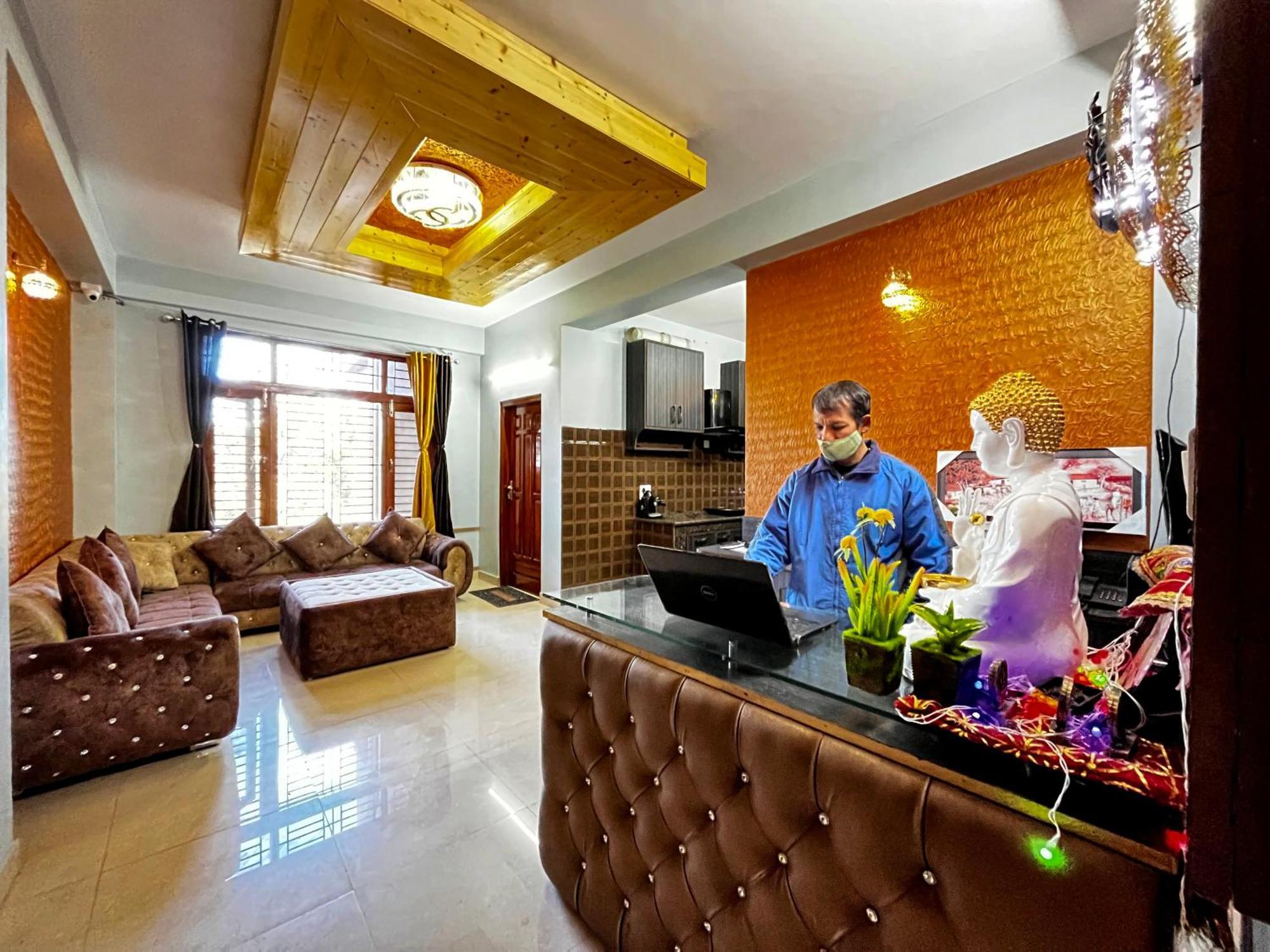Puri'S Bnb Shimla Eksteriør billede