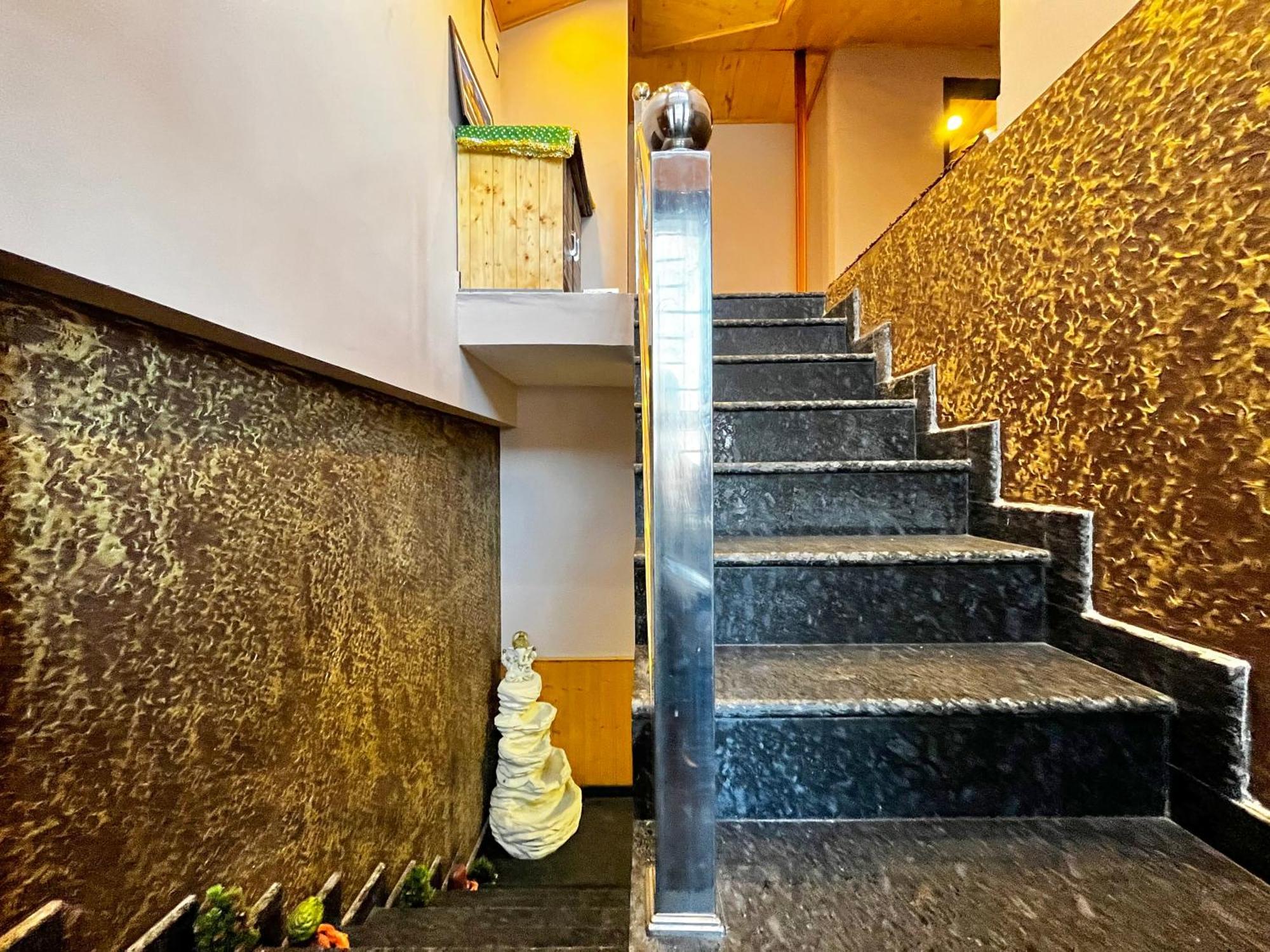 Puri'S Bnb Shimla Eksteriør billede