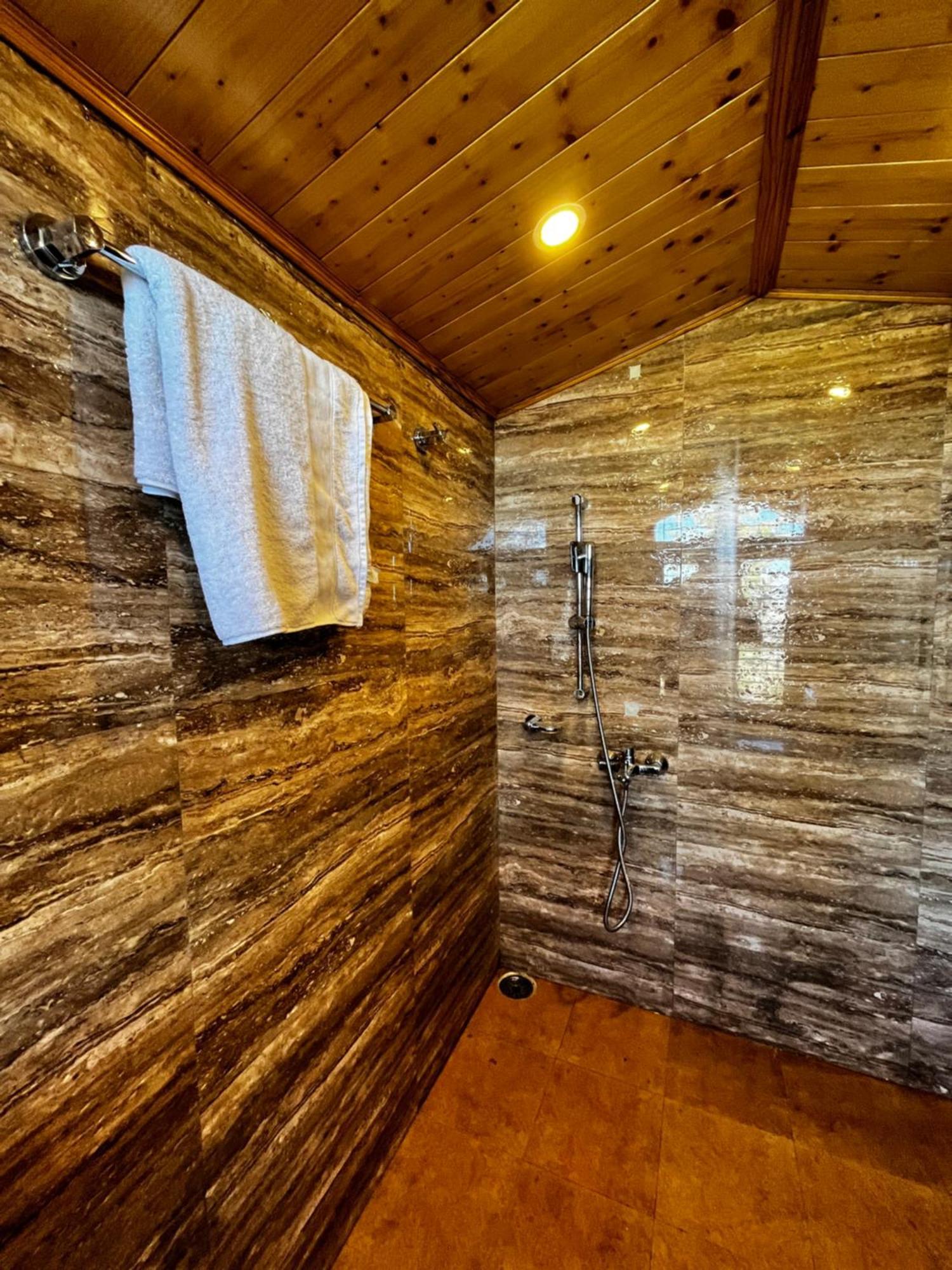 Puri'S Bnb Shimla Eksteriør billede