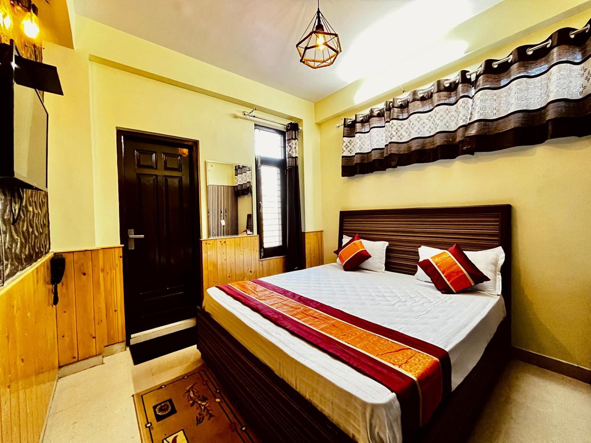 Puri'S Bnb Shimla Eksteriør billede