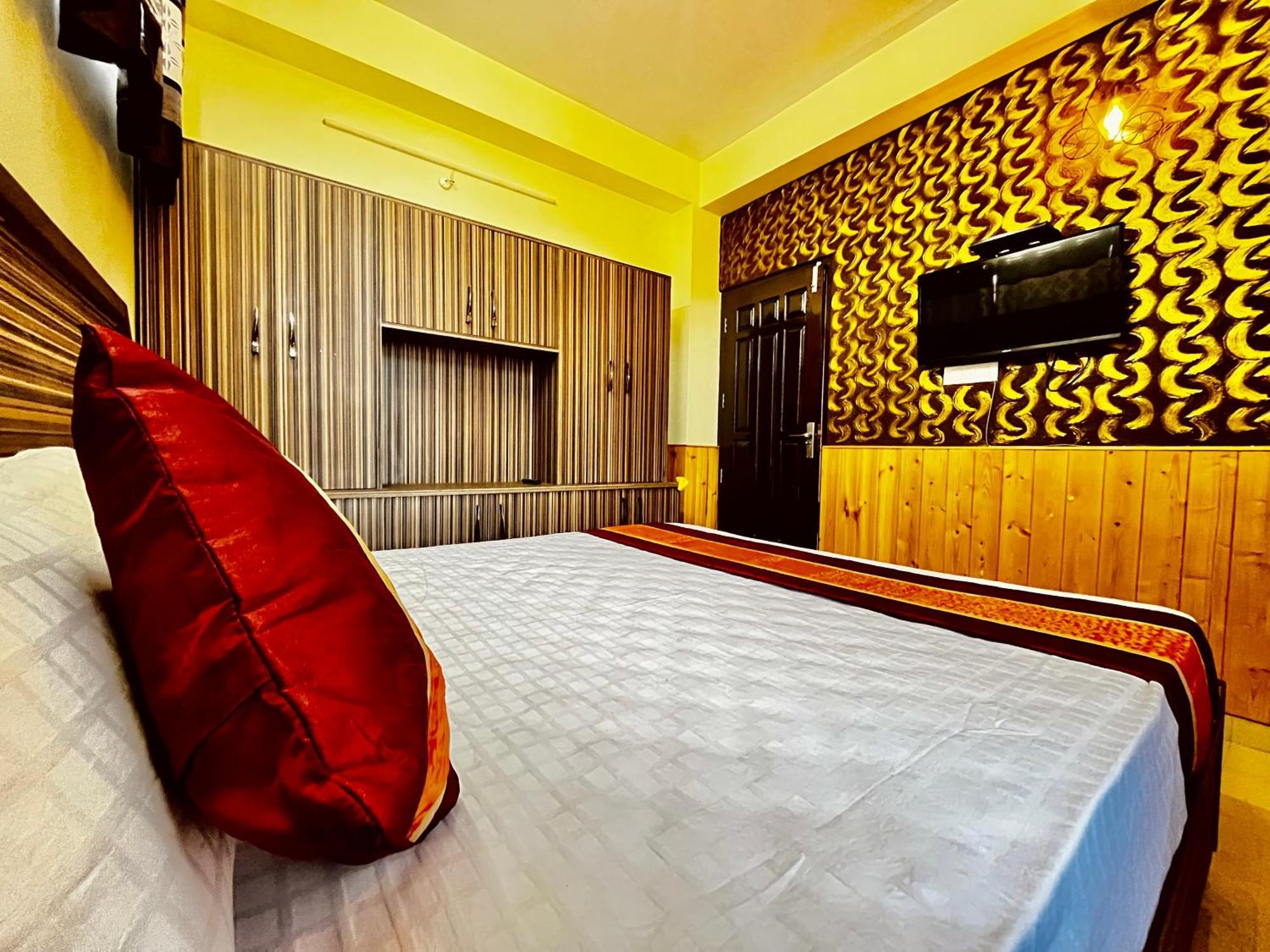 Puri'S Bnb Shimla Eksteriør billede